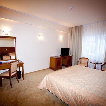 Hotel Maxim Oradea Zewnętrze zdjęcie