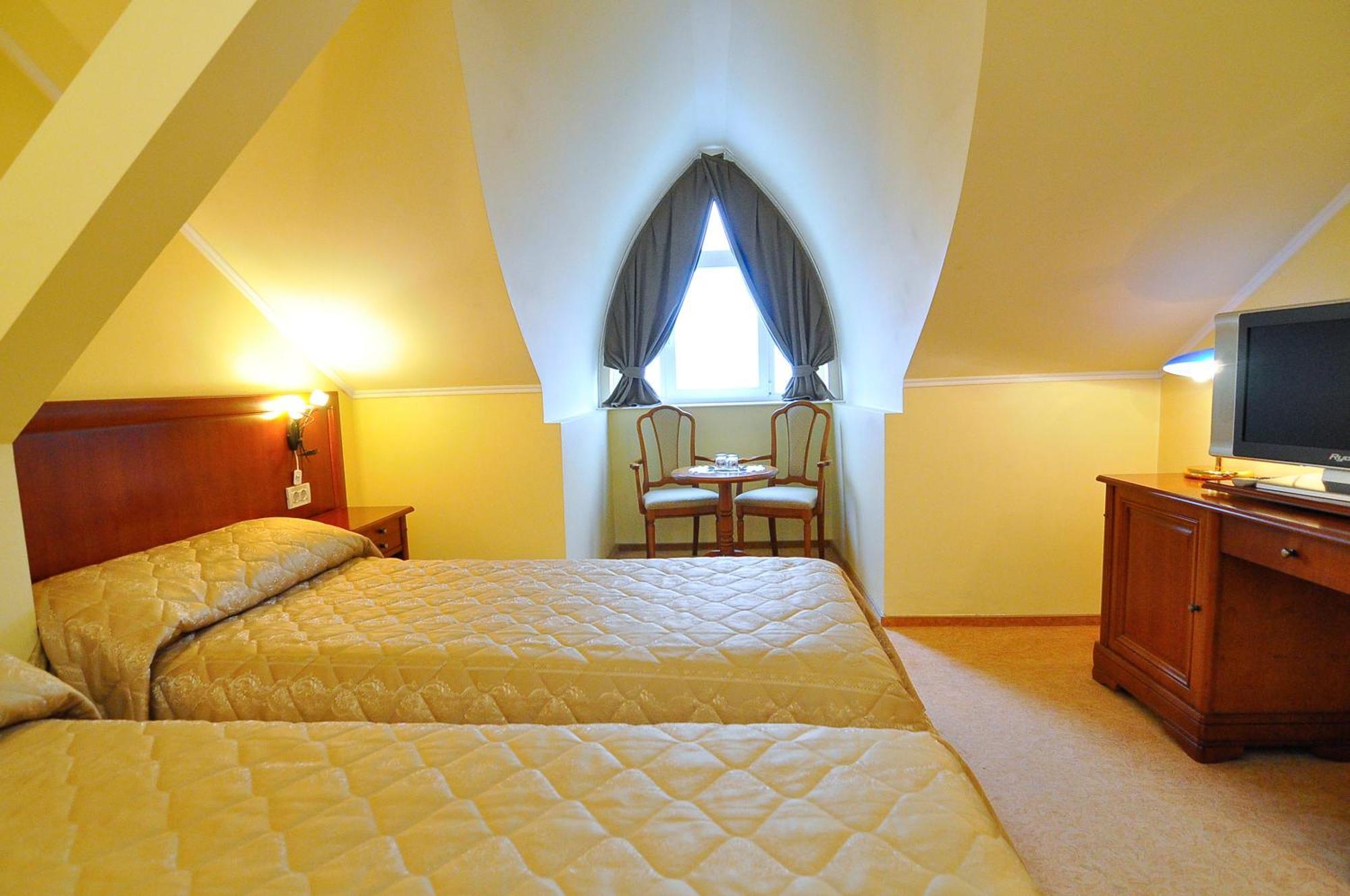 Hotel Maxim Oradea Zewnętrze zdjęcie