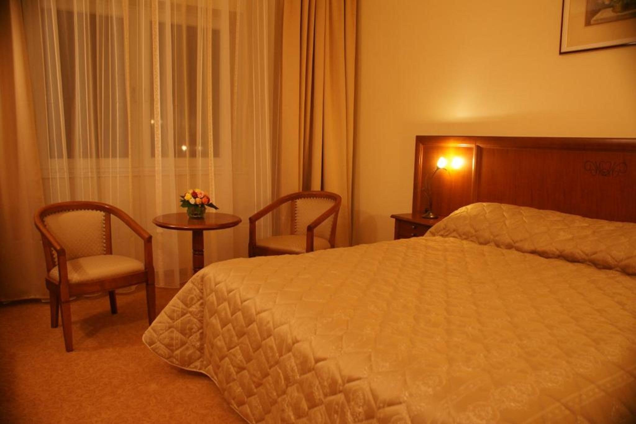 Hotel Maxim Oradea Zewnętrze zdjęcie