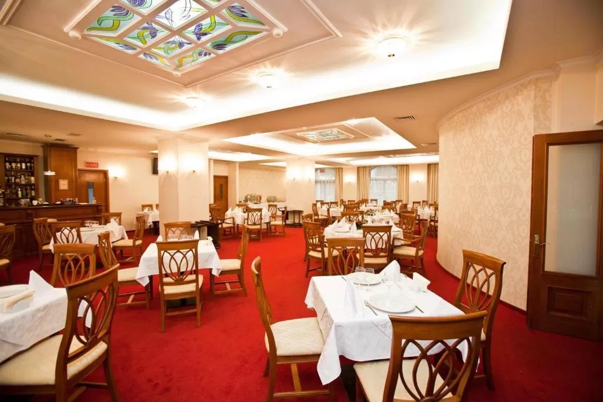 Hotel Maxim Oradea Zewnętrze zdjęcie