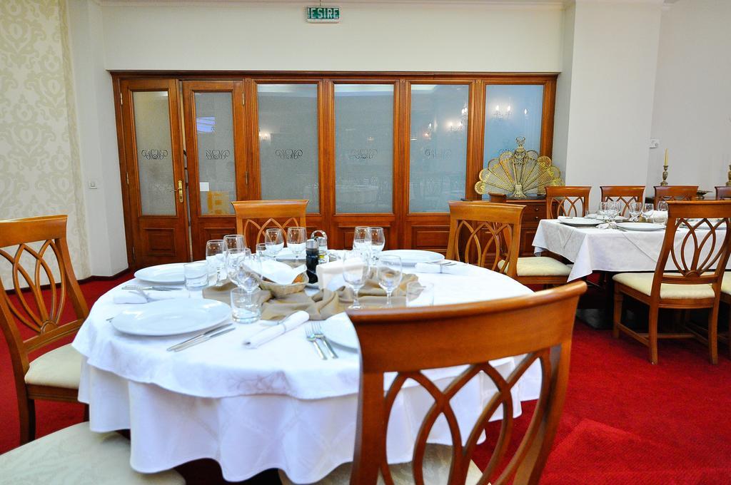 Hotel Maxim Oradea Zewnętrze zdjęcie