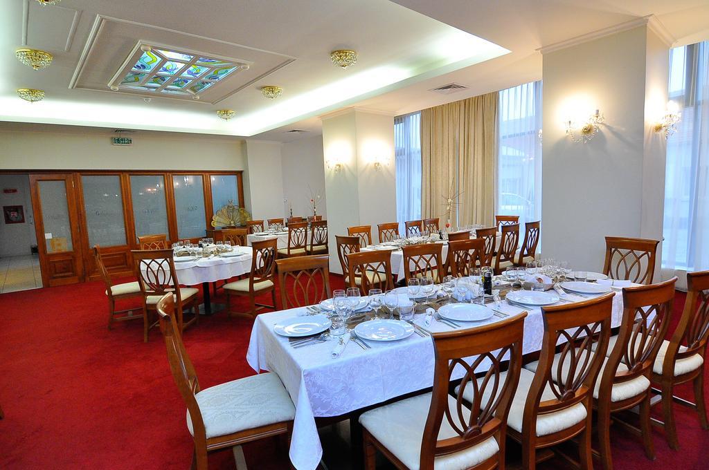 Hotel Maxim Oradea Zewnętrze zdjęcie