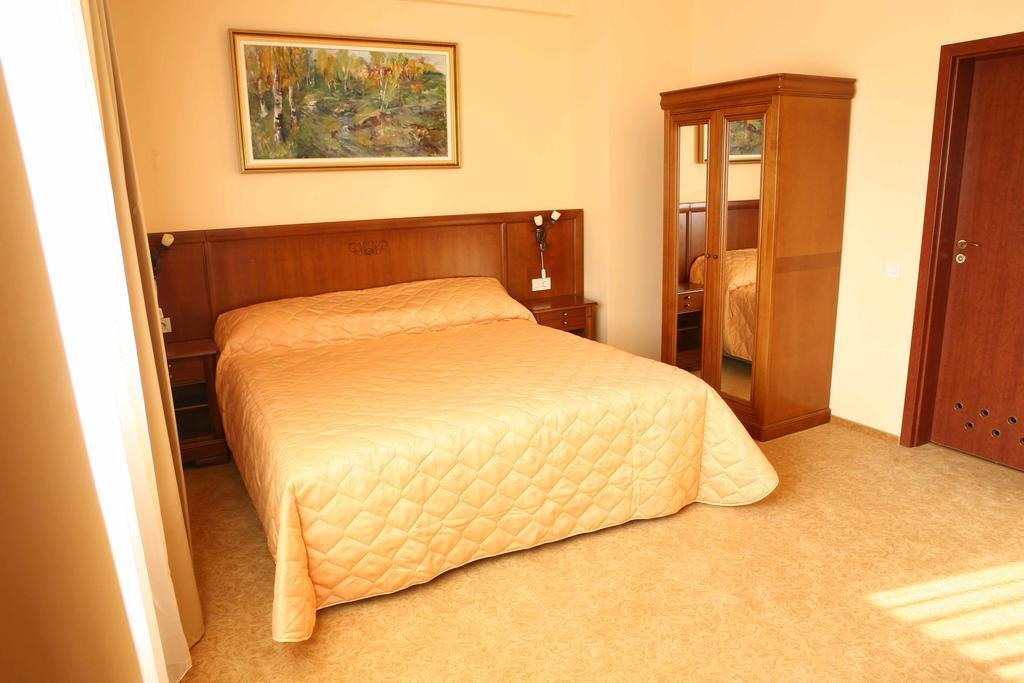 Hotel Maxim Oradea Zewnętrze zdjęcie